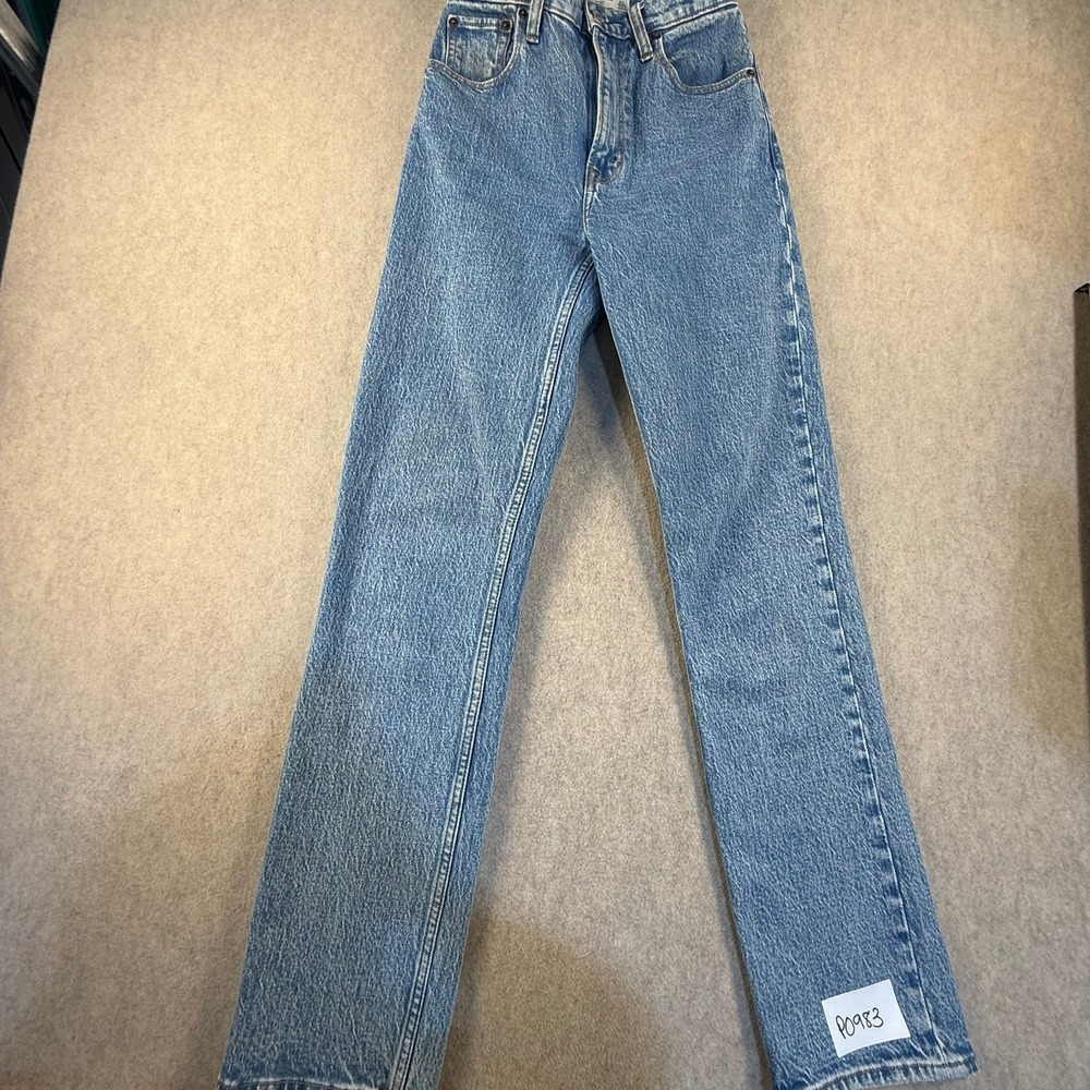 Abercrombie & Fitch The 90s Straight Ultra High Rise Jeans Blue Size 23 000R